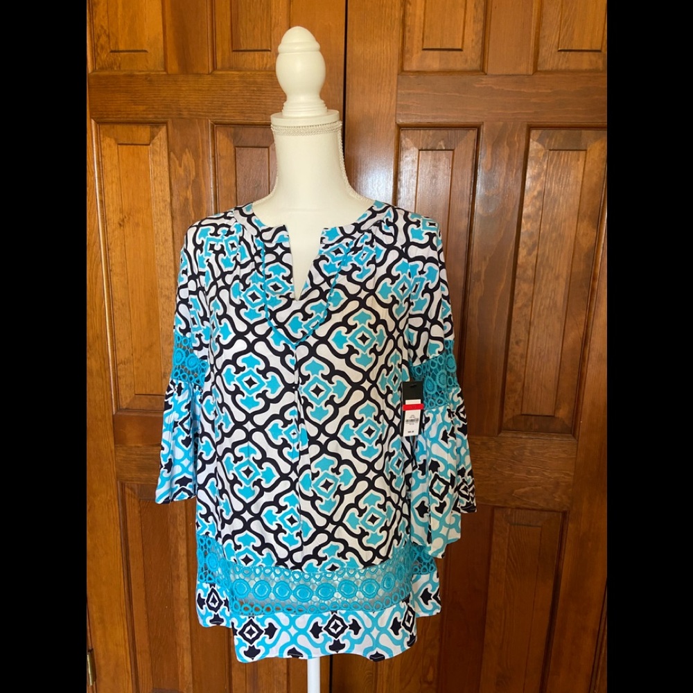 NWT Crown & Ivy Turquoise/Black/White Ladies Top